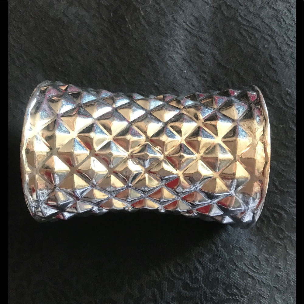 🌪”EUC” 🌪 UNIQUE SILVER WARRIOR BRACELET . . .